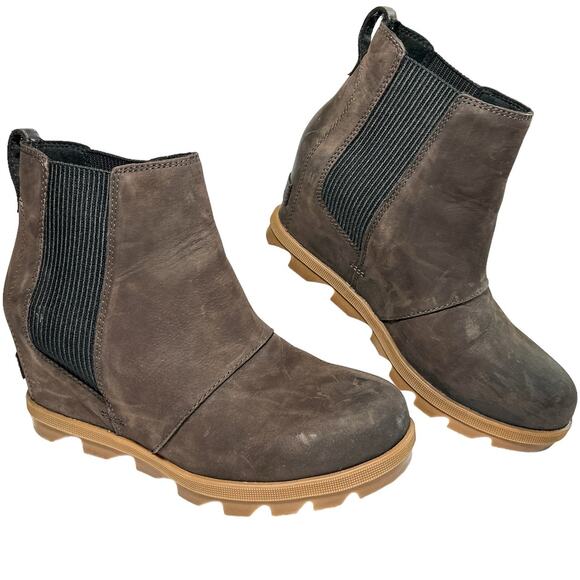 Sorel Joan of Arctic Wedge II Chelsea Leather Lug Sole Ankle Boot Brown Black 8 - Picture 1 of 9